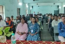 स्मार्ट फोन और एआई के सही उपयोग की विधियों से रूबरू हुए विद्यार्थी