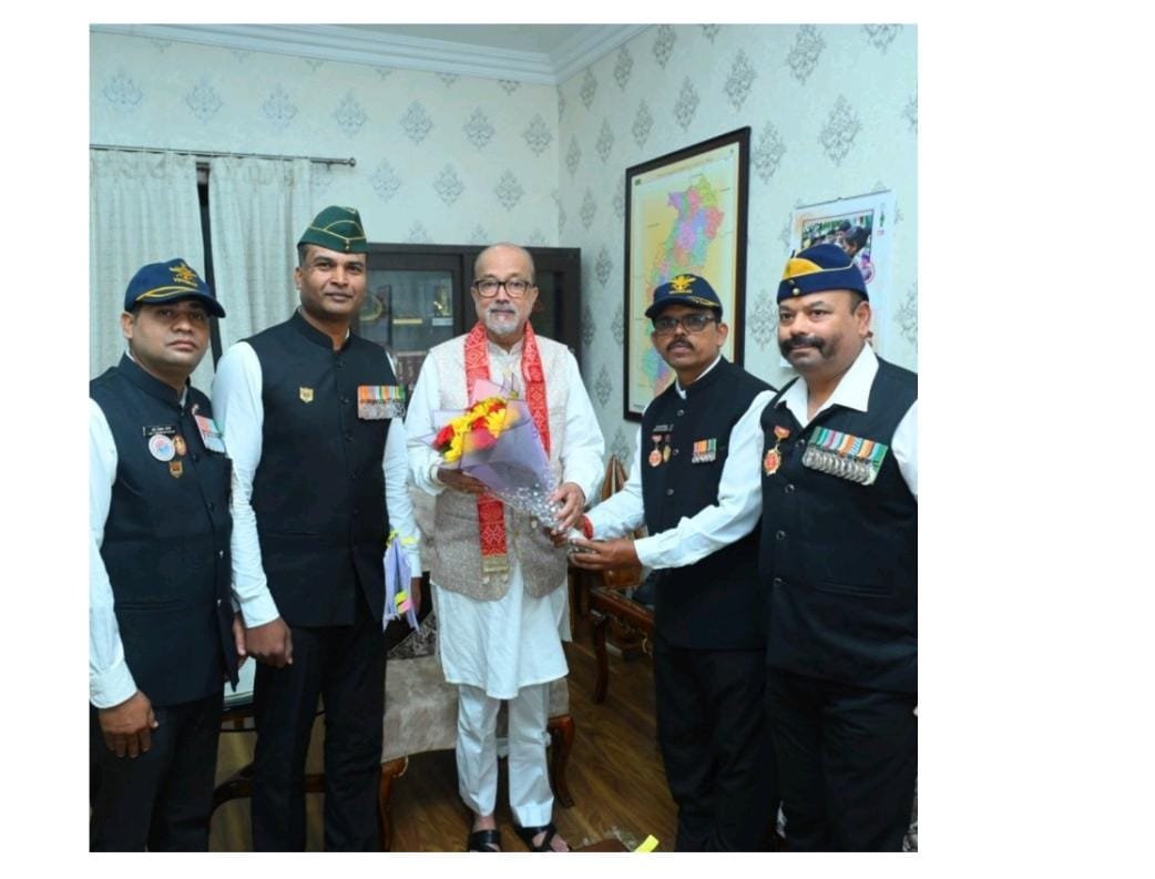 राज्यपाल डेका से भेंट कर भूतपूर्व सैनिकों ने आरक्षण पर हस्तक्षेप की मांग की