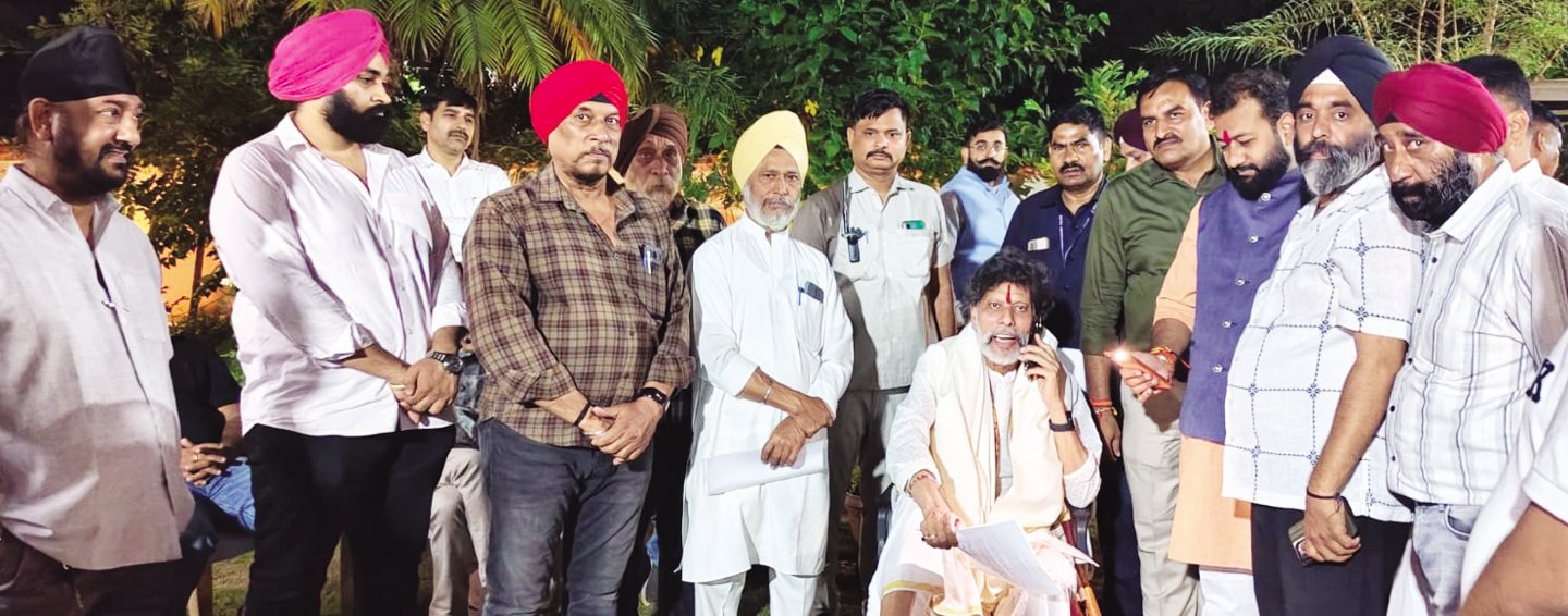 शीघ्र स्वस्थ होने की कामना से सिक्ख समाज के प्रतिनिधिमंडल ने किरण सिंह देव से की मुलाकात