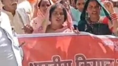 किसानों का 1,700 करोड़ रुपये का बकाया चुकाने की मांग