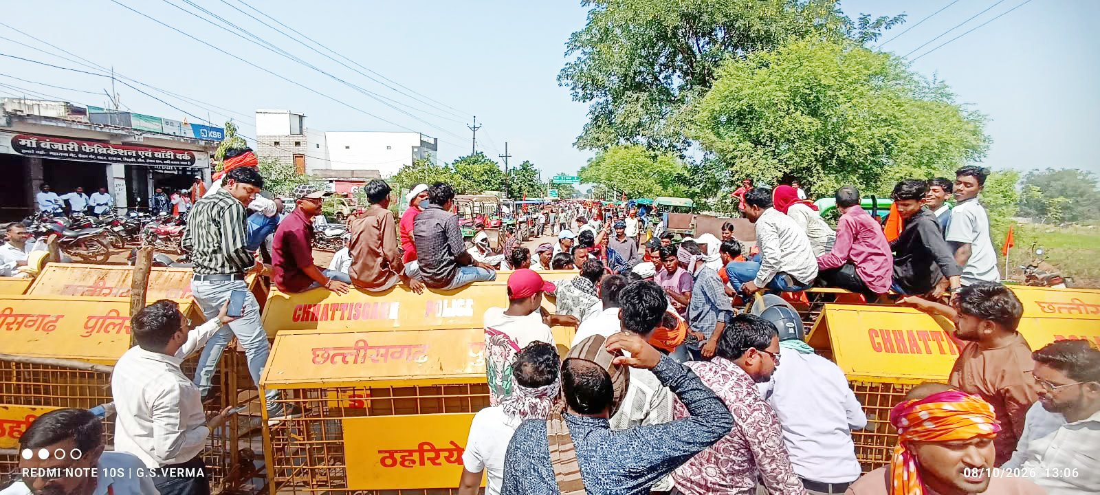 कवर्धा में किसान आंदोलन जारी, डेढ़ हजार ट्रैक्टरों के साथ किसानों का चक्काजाम, चारों तरफ से घिरा, लंबा जाम