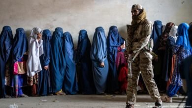 अफगानिस्तान: ड्रेस कोड उल्लंघन के आरोप में 52 महिलाएं हिरासत में