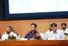 पीएम आवास में गोलमोल जवाब से हुए नाराज, दो अफसरों को नोटिस पीएम आवास में लापरवाही बर्दाश्त नहीं