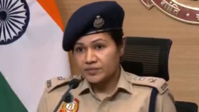 दिल्ली पुलिस की प्रेस कॉन्फ़्रेंस- 'दीपके को उनकी दादी की मौत की सूचना दी, एयर टिकट का प्रस्ताव भी दिया था'
