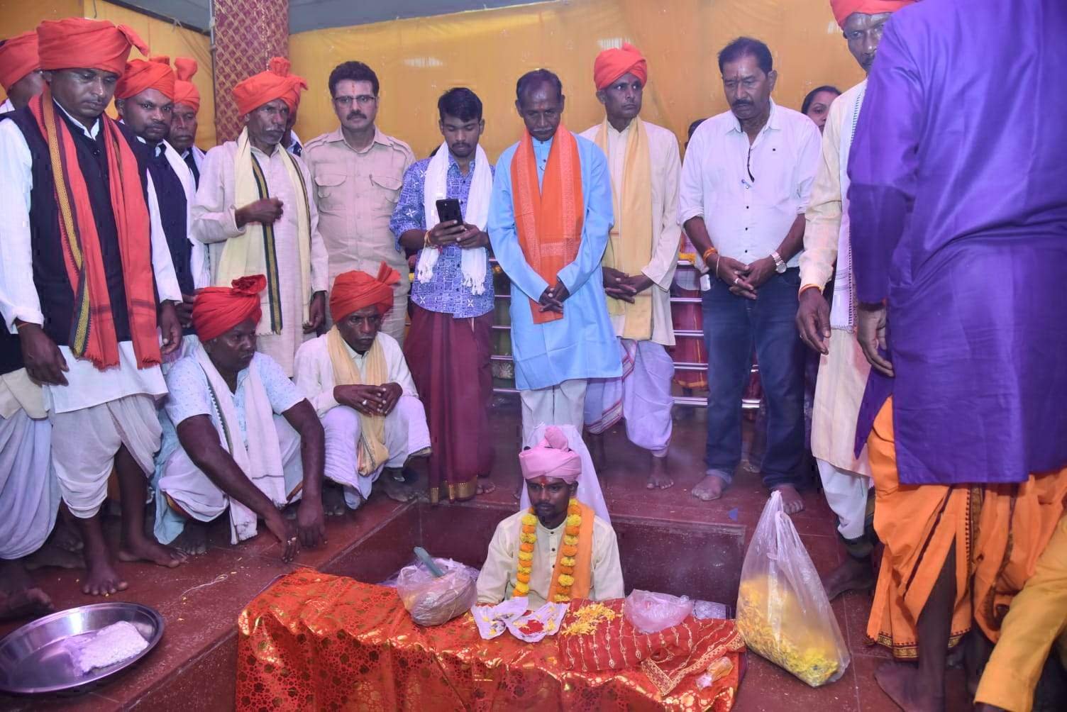 बस्तर दशहरे में जोगी बिठाई रस्म हुई