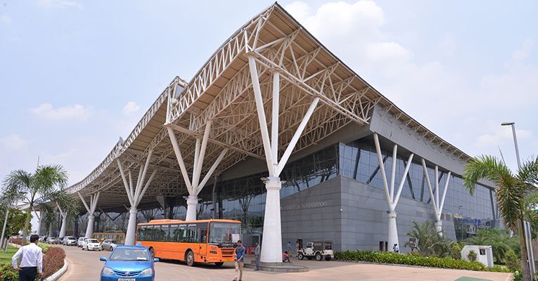 एटीसी में तकनीकी खराबी से तीन उड़ानों का मार्ग बदला, नागपुर डायवर्ट हुई दिल्ली फ्लाइट