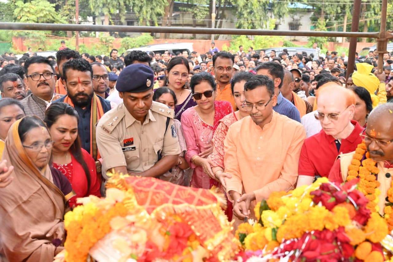 बस्तर दशहरा: दंतेश्वरी की छत्र - डोली की जगदलपुर विदाई