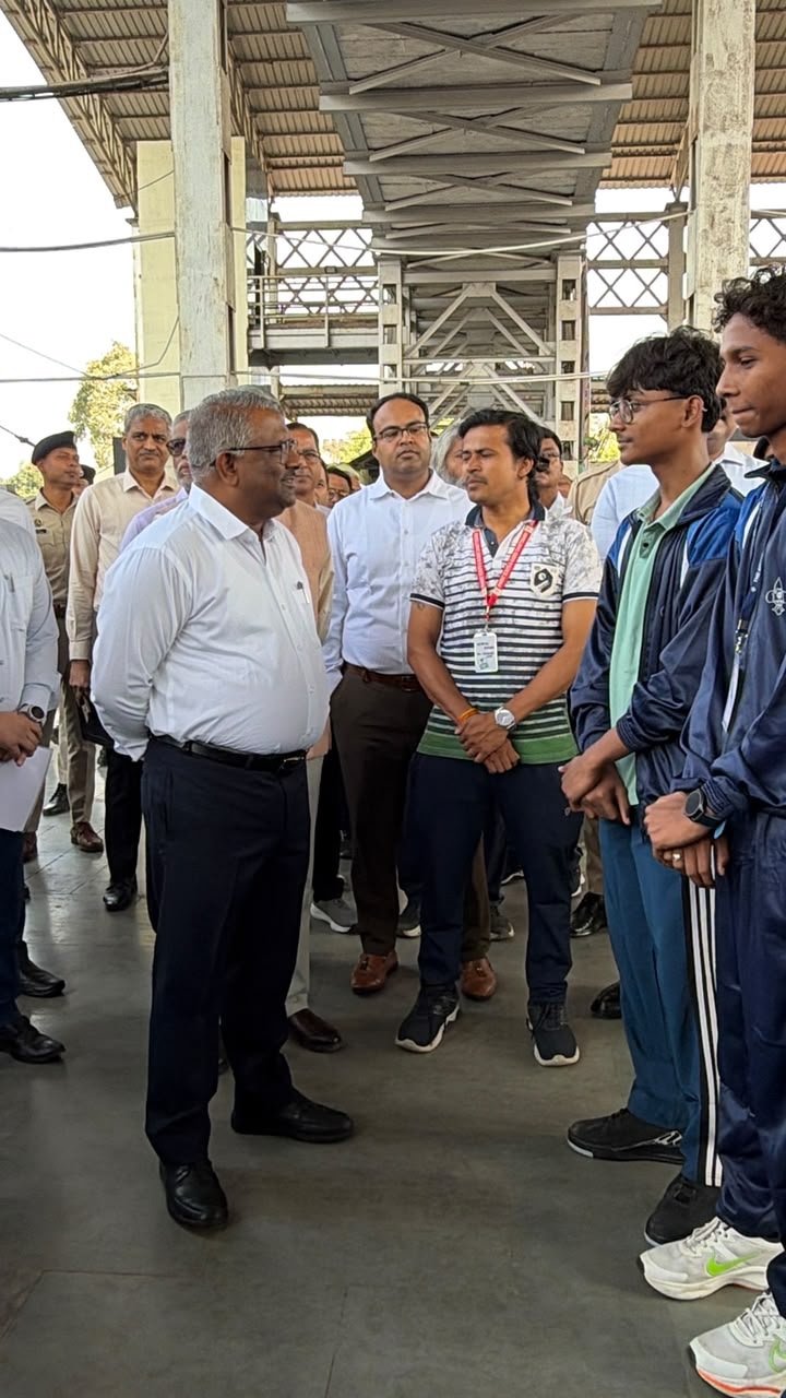 रेलवे जोन के 216 स्टेशनों पर जनसंवाद, यात्रियों से मांगे सुझाव