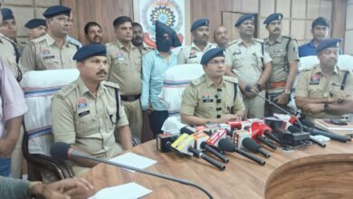 पैसे की लालच में मां-बेटे की हत्या