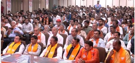 मन की बात : पीएम मोदी ने देशवासियों के प्रयासों को सराहा, नेताओं ने बताया प्रेरणास्रोत