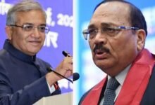 सुप्रीम कोर्ट का चुनाव आयोग से सवाल- 'पहले से वोटर रहे लोगों से फ़ॉर्म 6 क्यों भरवाया जा रहा है?'