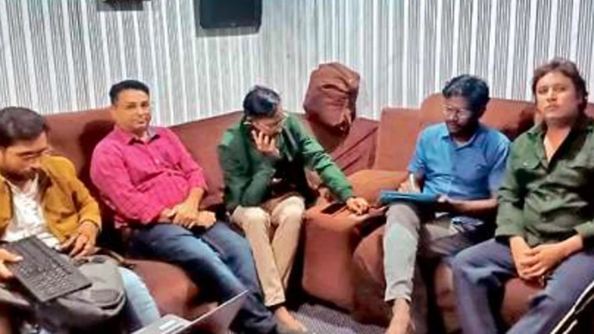 कोयला कारोबारी शाहबाज खान के ठिकाने पर पहुंची ईओडब्ल्यू टीम