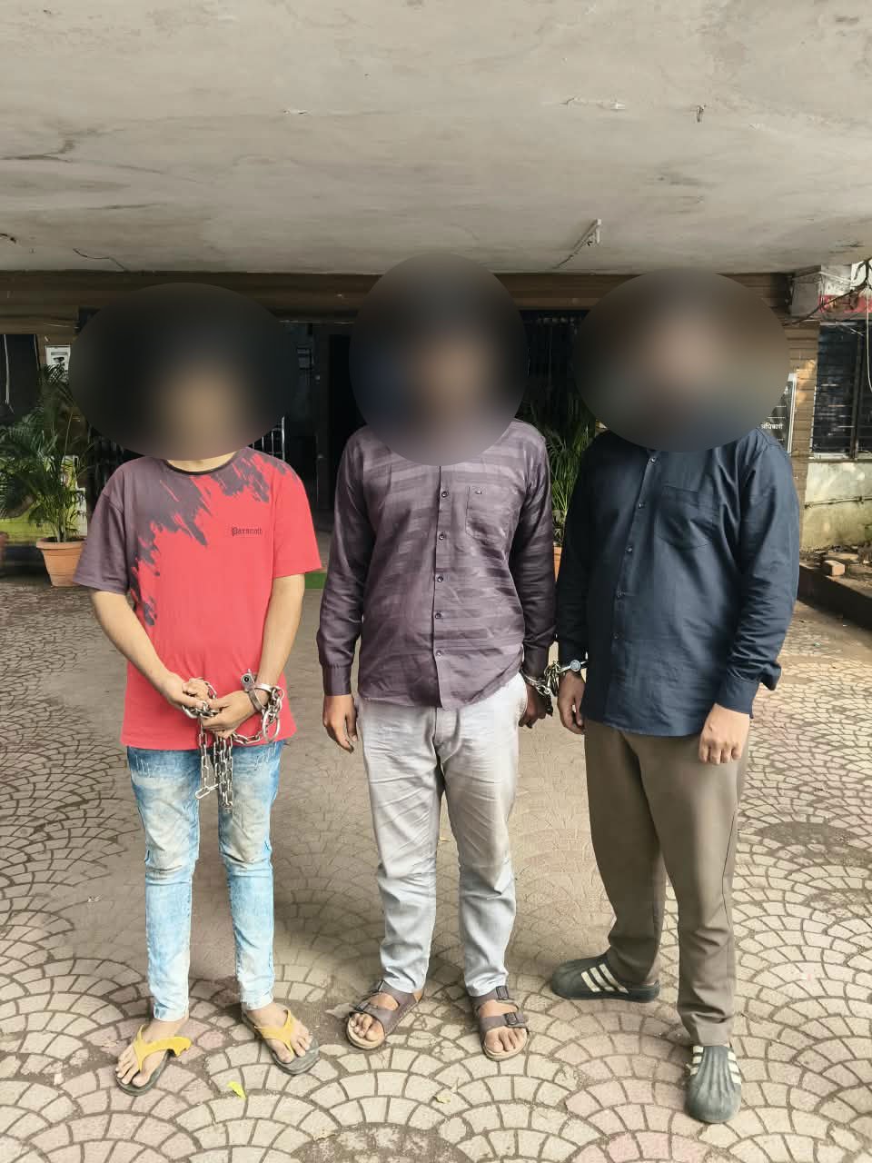 फर्जी पहचान बनाकर कंपनियों से 2.93 करोड़ ठगने वाले 5 गिरफ्तार