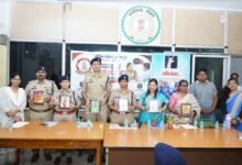 रायपुर पुलिस की संवेदनशील पहल: मूक-बधिर बच्चों से संवाद के लिए विवेचकों ने सीखी सांकेतिक भाषा, बच्चों ने जाना पुलिस का कामकाज
