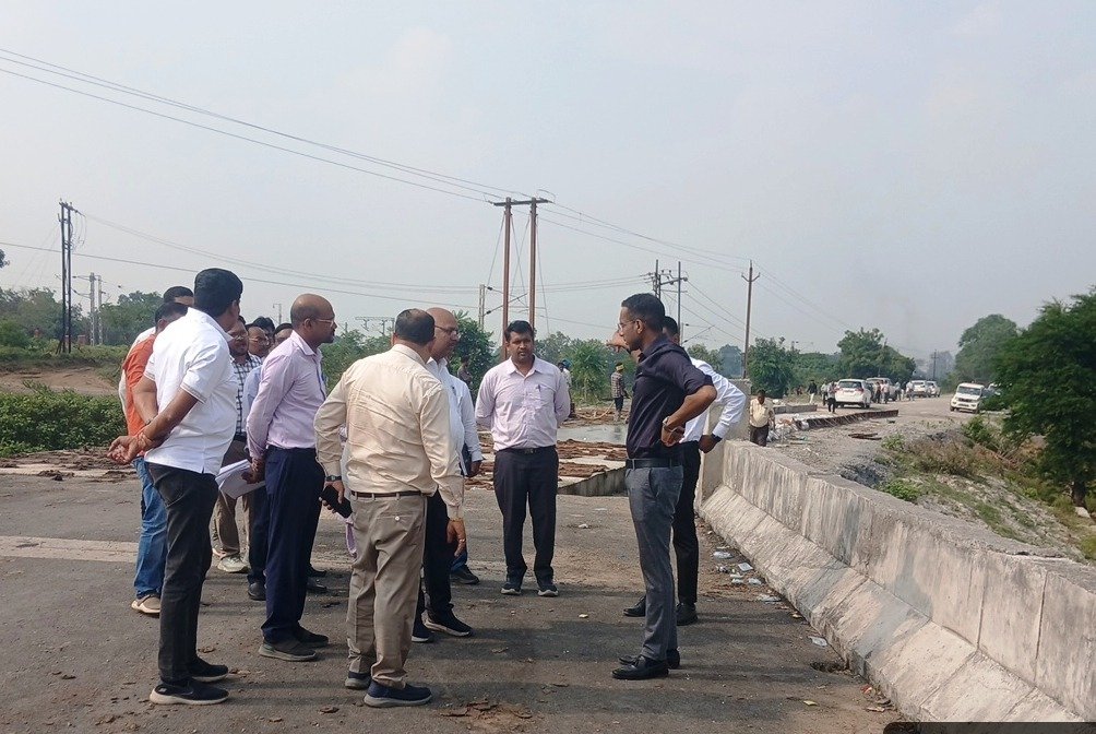 कोरबा-जांजगीर में सड़क और पुल निर्माण कार्यों में आएगी तेजी, PWD सचिव ने किया निरीक्षण, दिसंबर तक इंडस्ट्रियल कॉरिडोर का पुल पूरा करने के निर्देश
