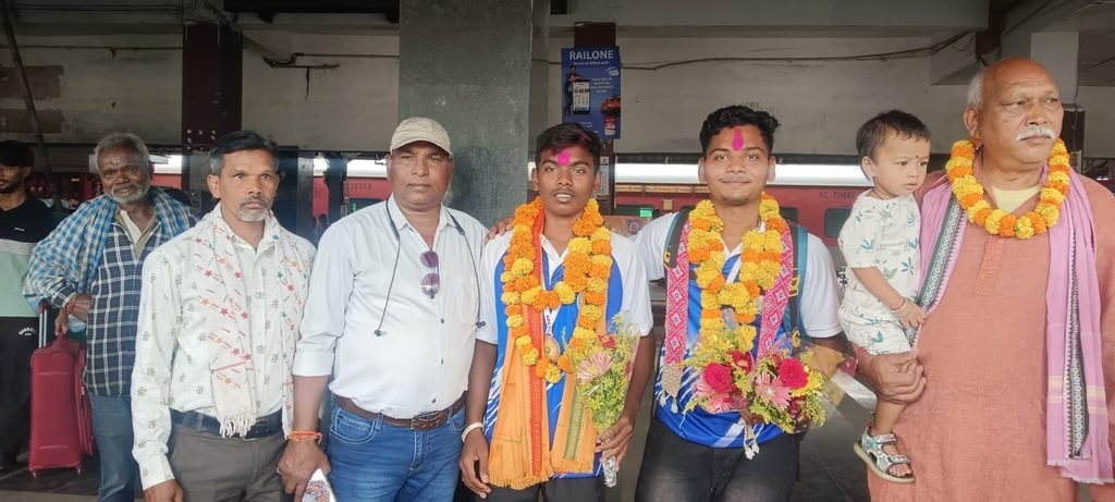 राष्ट्रीय तीरंदाजी प्रतियोगिता में कोरबा के गीतेश यादव और युवराज यादव ने जीता कांस्य पदक