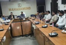 प्रवासी श्रमिकों के अधिकारों पर प्रशासन सख्त, कलेक्टर और एसपी ने ली समीक्षा बैठक, सुरक्षा, स्वास्थ्य, आवास और बच्चों की शिक्षा सुनिश्चित करने के निर्देश।