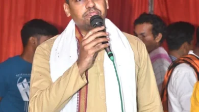 सरकार और सड़क ठेकेदारों के बीच विवाद का खामियाजा बेलतरा की जनता क्यों भुगते – अंकित गौरहा।
