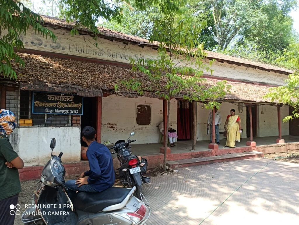 शिक्षा विभाग में कर्मचारियों की शराबखोरी ! अधिकारी की समझाइश बेअसर, आखिर कब होगी कार्रवाई?