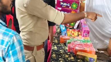 पटाखा दुकानों में सुरक्षा से समझौता नहीं, शर्तों के उल्लंघन पर निरस्त होगा लाइसेंस.