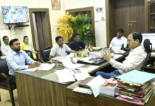 तूफान से फसल क्षति का युद्ध स्तर पर होगा सर्वे, किसानों को दिलाई जाएगी राहत**मुख्यमंत्री विष्णुदेव साय के निर्देश पर कलेक्टर ने ली आकस्मिक बैठक, सर्वे टीमों की…