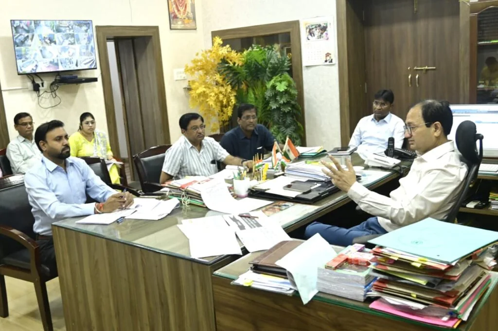 तूफान से फसल क्षति का युद्ध स्तर पर होगा सर्वे, किसानों को दिलाई जाएगी राहत**मुख्यमंत्री विष्णुदेव साय के निर्देश पर कलेक्टर ने ली आकस्मिक बैठक, सर्वे टीमों की…