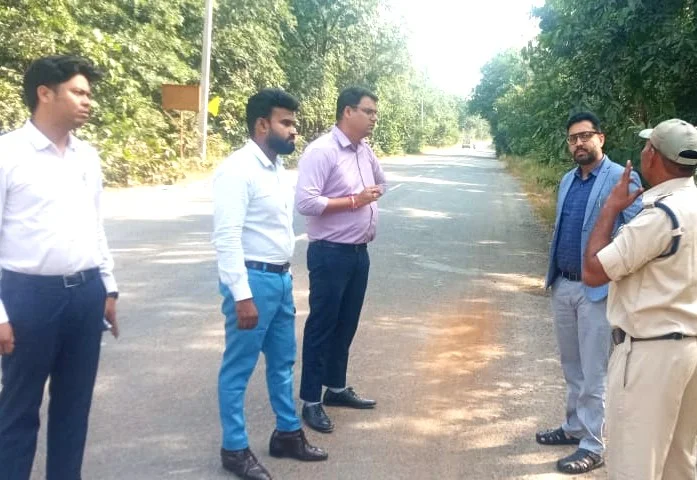 धान खरीदी से पहले कलेक्टर लंगेह का सीमावर्ती चेक पोस्टों पर सख्त पहरा, सिंघोड़ा और रेहटीखोल चेक पोस्ट का किया निरीक्षण।